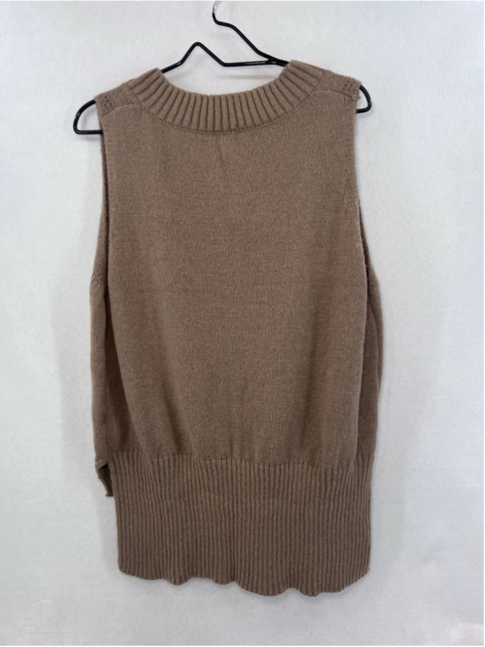 Sweater Vest V-neck Sleeveless Tan Beige Cable Knit High Low Hem No Tag Size